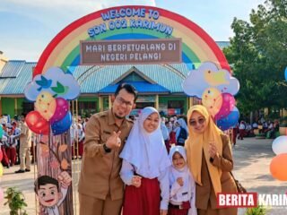 Hari Pertama Sekolah di Karimun Diwarnai Kehadiran Para Ayah